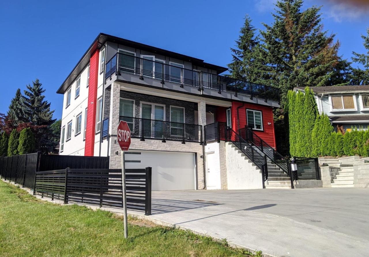 Modern & Luxurious Suites In Surrey Exterior photo