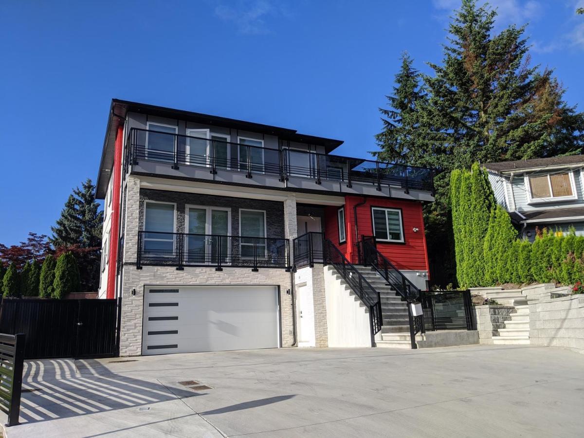 Modern & Luxurious Suites In Surrey Exterior photo
